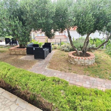 Apartments Dora Банёл Экстерьер фото