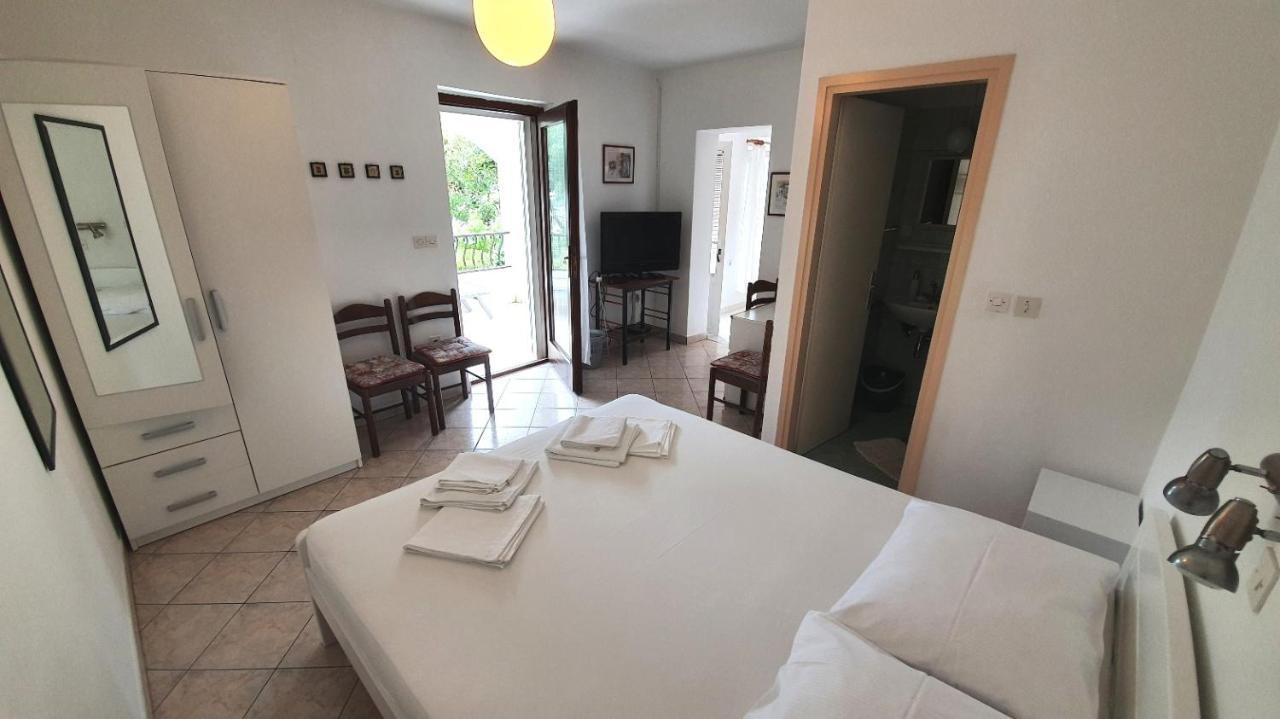 Apartments Dora Банёл Экстерьер фото