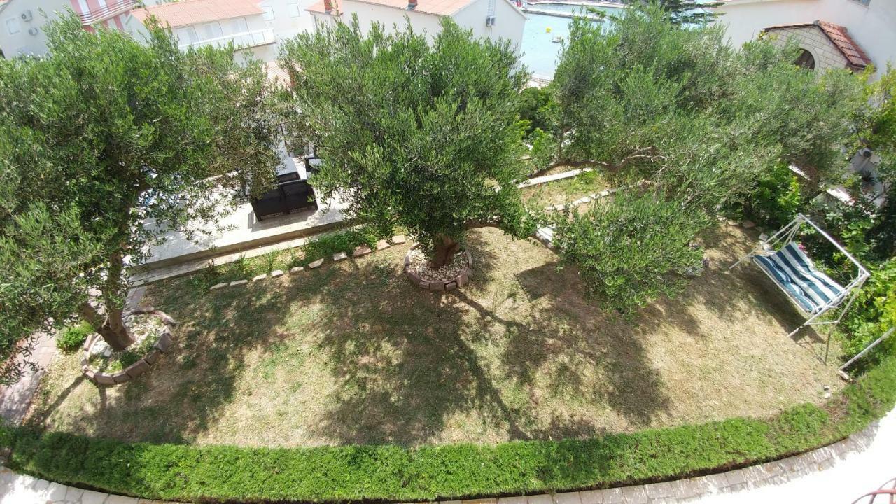 Apartments Dora Банёл Экстерьер фото