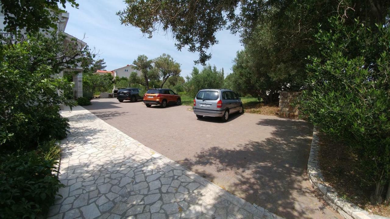 Apartments Dora Банёл Экстерьер фото