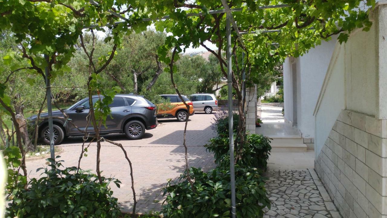 Apartments Dora Банёл Экстерьер фото