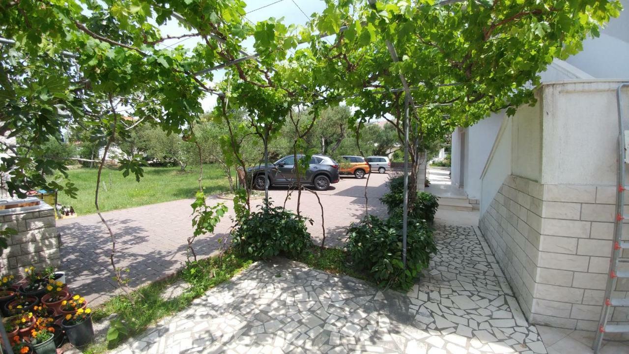 Apartments Dora Банёл Экстерьер фото